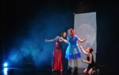 Więcej o: Premiera spektaklu „Moonwalk”